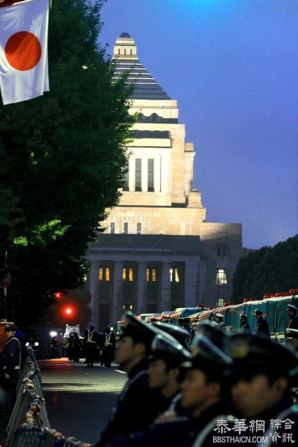 日本国会强行正式通过安保法案，中国外交部发言人深夜回应