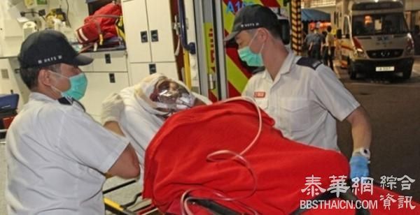 香港地铁发生伤人事件，目击者称9人追砍3男子