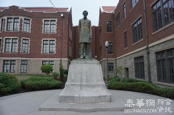 美高中生：将为习近平夫妇唱《在希望的田野上》