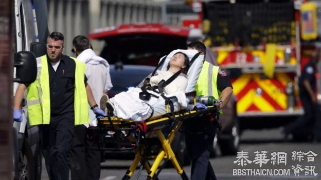 西雅图旅游巴与留学生专车相撞至少4人死