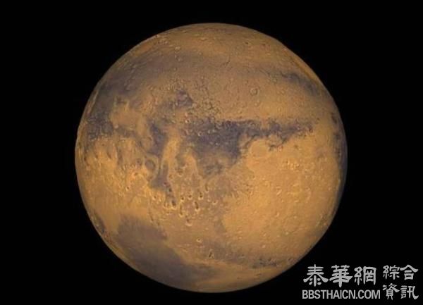 美国航天局宣布在火星表面发现有液态水活动“强有力”证据