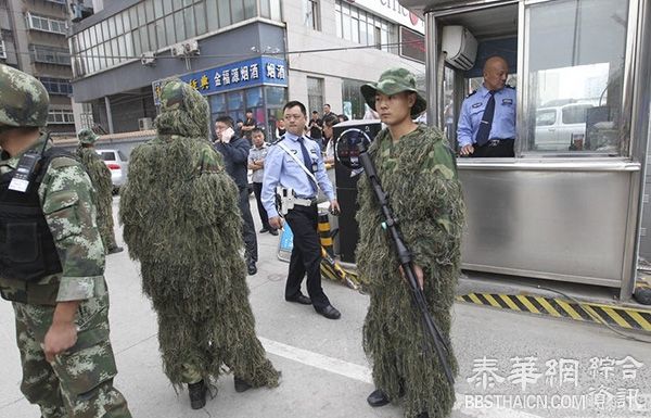 河南一女子持刀劫持服务员被警方控制：疑因开房后男友没有来