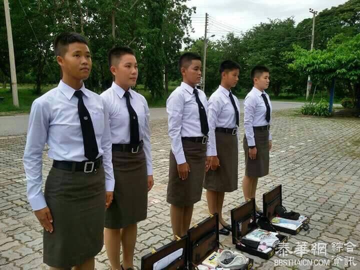 女警学生理短发 网友发问：有必要吗