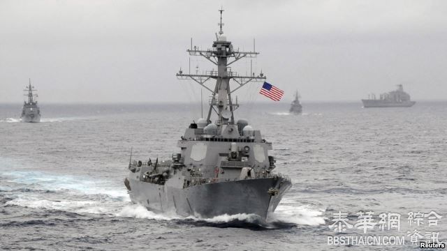 美国导弹驱逐舰挑战中国人造岛礁领海权