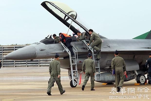 泰中空军“凌空切磋”