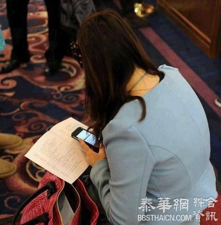 “胸太大”辞职女记者：我像案板上的鱼