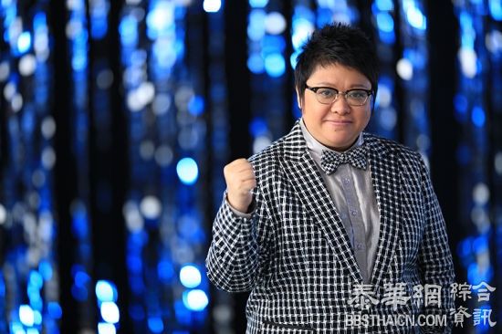 韩红宣布退伍新身份曝光 竟干这事