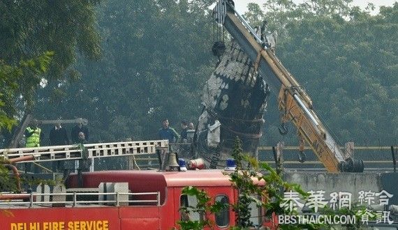 印度飞机空中爆炸 无人生还