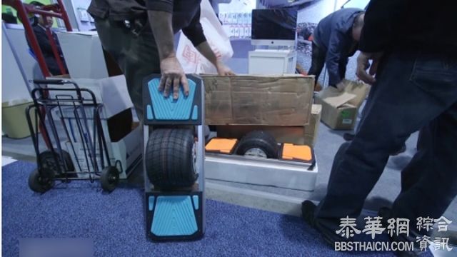 中国山寨商展台遭美警大举“抄家” 员工全吓傻