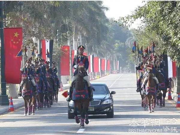 习近平访埃这些天当地媒体的头版头条