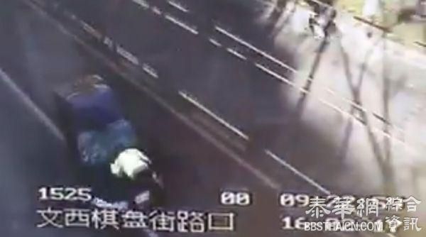 济南交警被套牌车顶行1.4公里后摔下，司机挥刀拒捕被刑拘