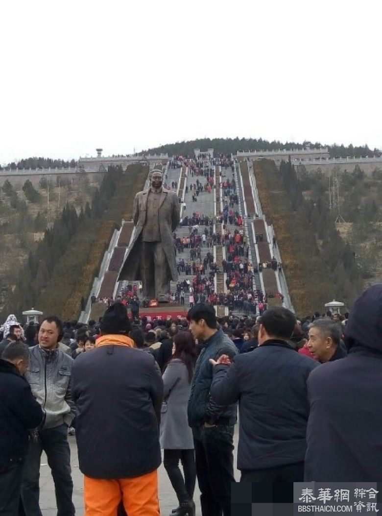 山西交城万人护华国锋像 与警爆衝突