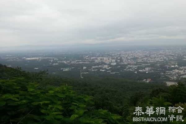 北部多地遭遇雾霾污染 当局呼吁民众停止焚烧垃圾