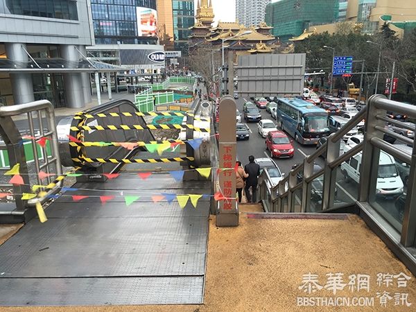 上海延安路华山路天桥要拆了：配合地铁施工，今后行人走地面