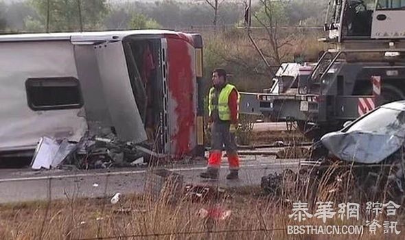 西班牙一载有外国学生的旅游巴士发生车祸，致14死43伤