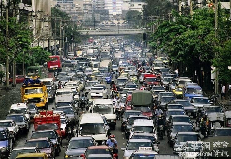 曼谷骑摩民眾不爽禁上桥、下隧道  起诉3部门