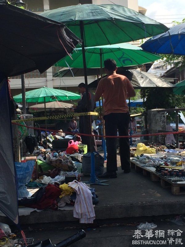 曼谷市民举报Khlong Lot运河桥上有商贩摆卖手榴弹