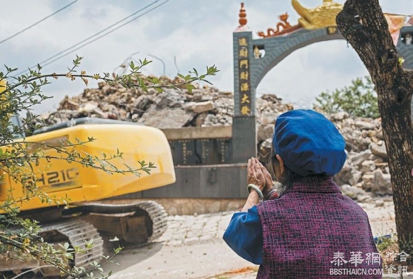 昆明“四面财神像”被强制拆除 因为是违章建筑？(组图)