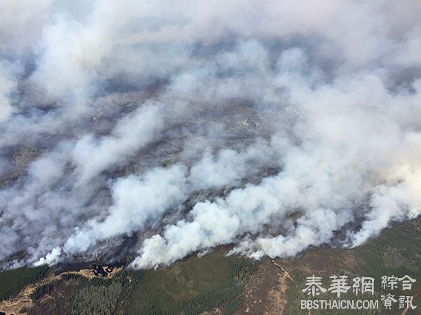 加拿大石油重镇遭遇严重火灾几乎彻底被烧毁，全城居民撤离