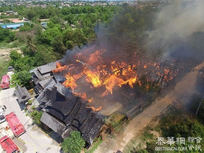 春武里府Pyaamg大火整座建筑已被烧毁