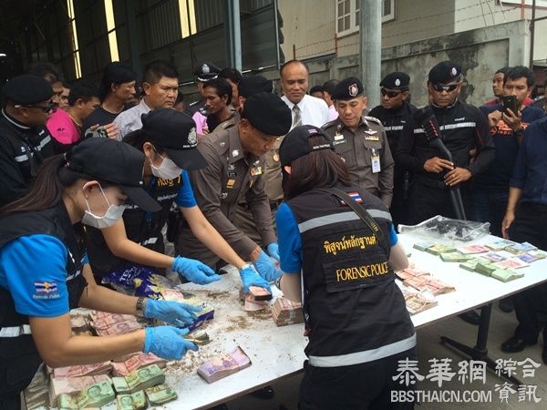 运钞车司机监守自盗银行保险柜 1100万只追回570万