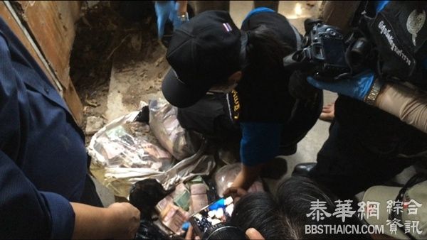 运钞车司机监守自盗银行保险柜 1100万只追回570万