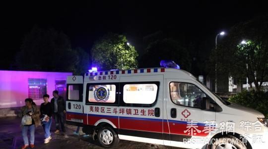 湖北宜昌大巴车侧翻致学生2死10伤，该车被指长期接送学生