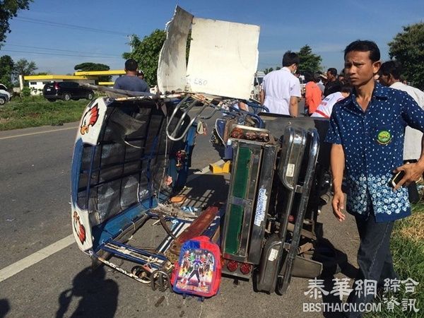 玛哈沙拉堪府车祸小货车撞校车 7名学生伤