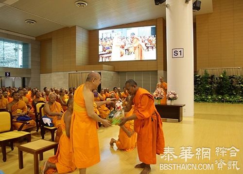 七府寺庙住持和僧团前往法身寺表示支持