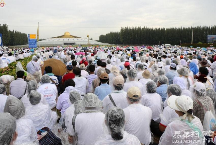 法身寺弟子们阻止工作人员进入 认為法胜法师病情严重 会在泰国回到民主后自首