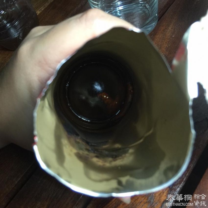 网友爆料：某知名品牌汽水罐生锈希望该品牌的公司尽快将此事查清
