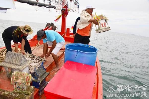 解决当地垃圾处理问题    春蓬府塔谢县县长打造海底神龕珊瑚礁