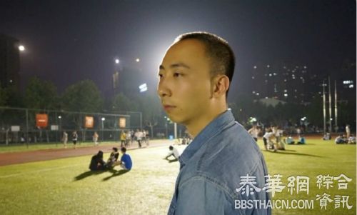 冯巩32岁儿子曝光 与爸爸越长越像