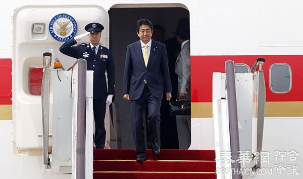 日本首相安倍晋三乘专机于4日上午抵达杭州