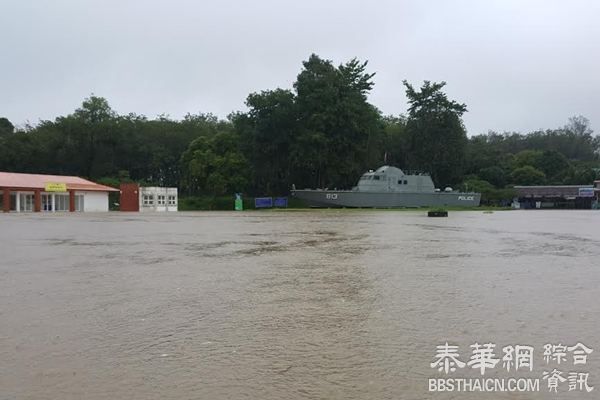 兰鲁国家公园山洪灌入  民宅被淹严重