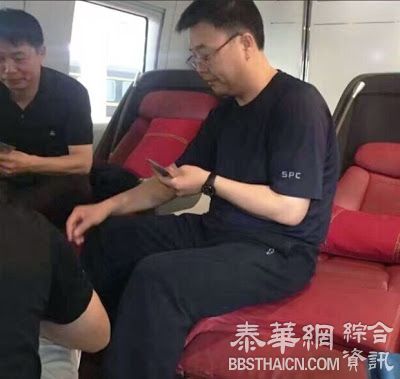 武警中将坐高铁赶走女客强占头等玩牌 当局封锁消息