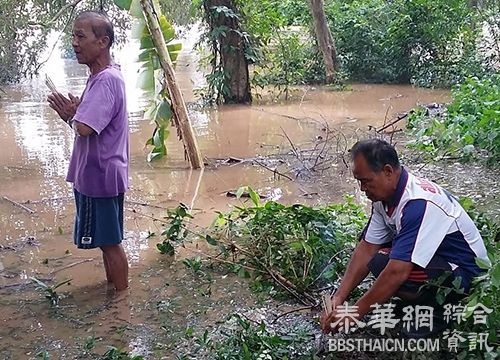 碧差汶龙舟翻船25人全部落水2人失踪