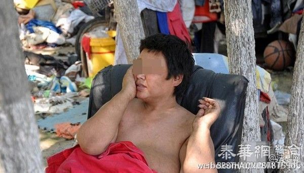 男婴吸奶弄痛乳头　狠母拿剪刀狂捅90刀