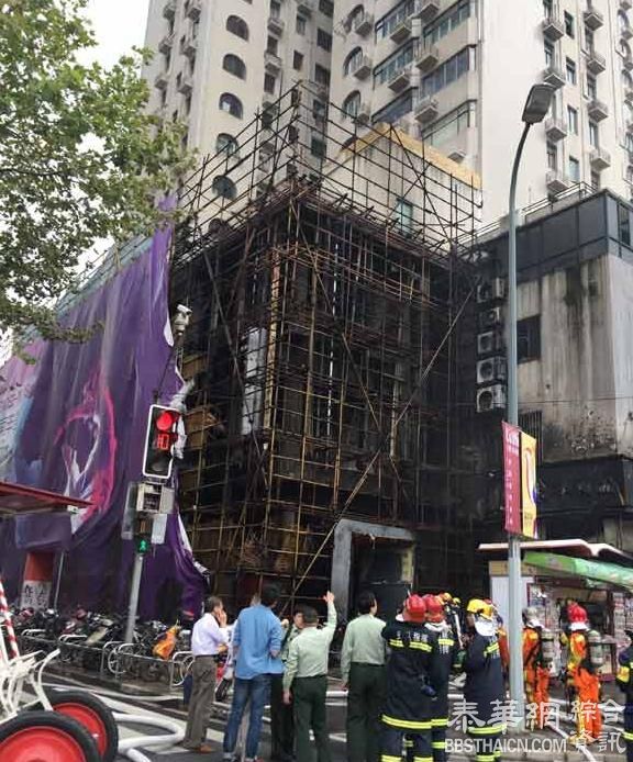 上海金陵中路普安路一至六层脚手架起火 无造成人员伤亡