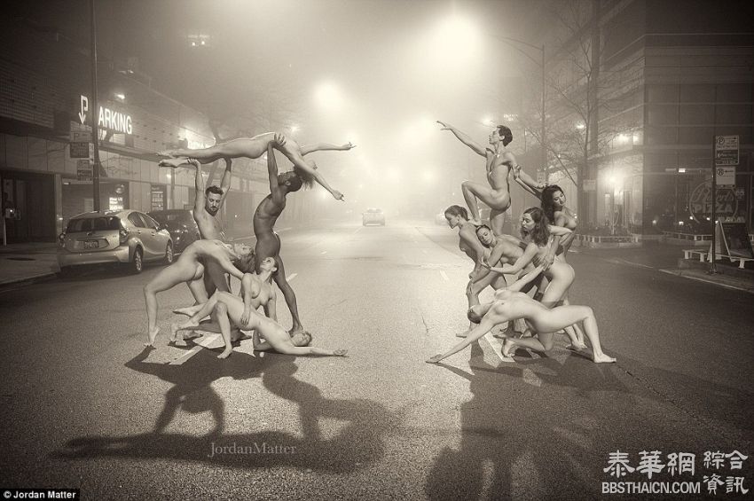 美呆了！摄影师拍摄：舞者街头裸体起舞(高清组图)