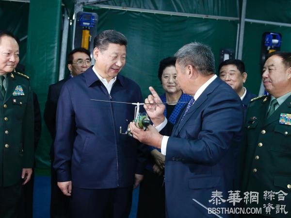 习近平参观军民融合发展高技术成果展：打造龙头工程精品工程