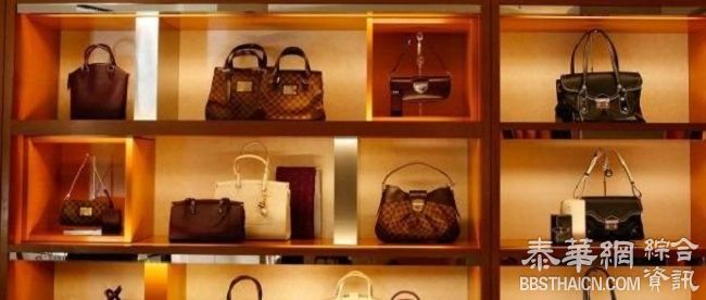 泰国一女子买名牌包后用中国山寨包退货  年入7百万