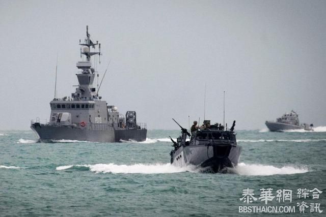 波斯湾上演危险游戏：伊朗快艇再次逼美国驱逐舰转向！