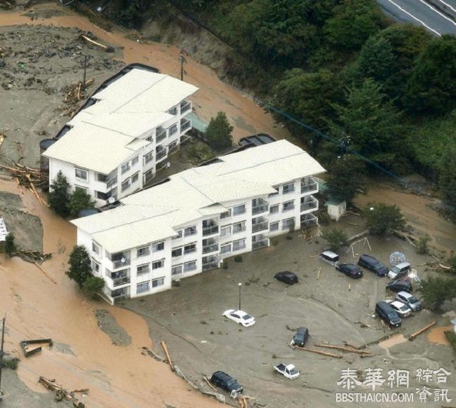 日本遭创纪录暴雨袭击 成一片泽国 （组图）