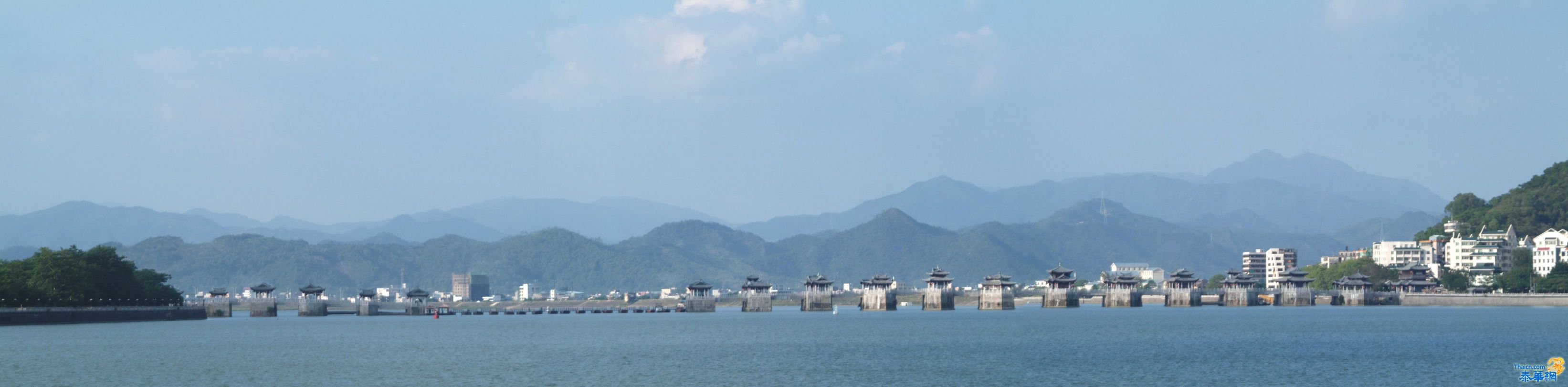 广济桥全景㊣