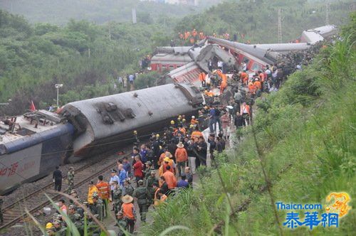 今晨江西发生列车脱线事故 已致3人遇难10人受伤