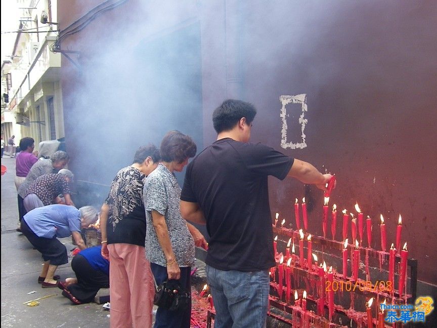 上海人你知道南京路步行街有个庙吗？