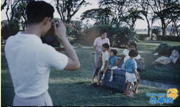 国王普密蓬·阿杜德老照片