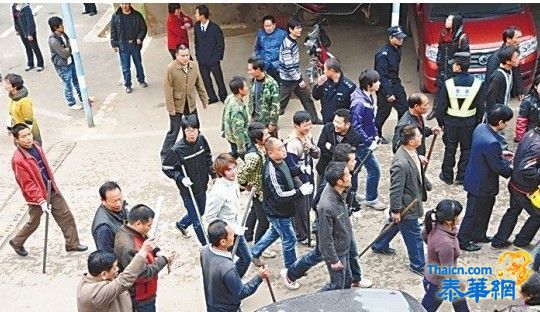 昆明200名商户与40余市场保安发生械斗