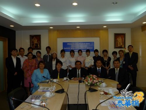 2011年2月28日泰国教育部接待三名西大交流学生